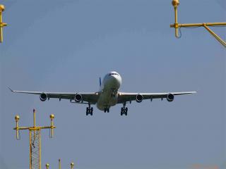 Laskeutuva lentokone