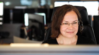 Tieliikenneohjaaja päätteellä.