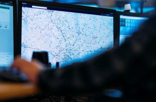 Kartta tietokoneen näytöllä