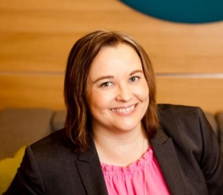 Anne Hännikäisen kasvokuva