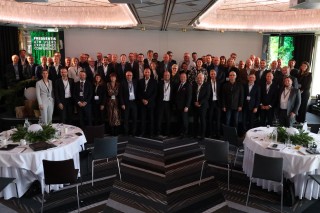 Frequentis_group_photo