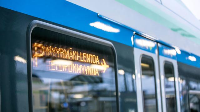 Lähikuva paikallisjunasta